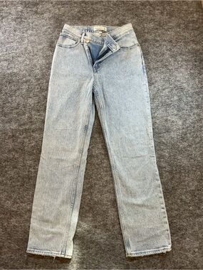 Abercrombie & Fitch High Rise Straight Leg Light Wash Jeans Size 26”
